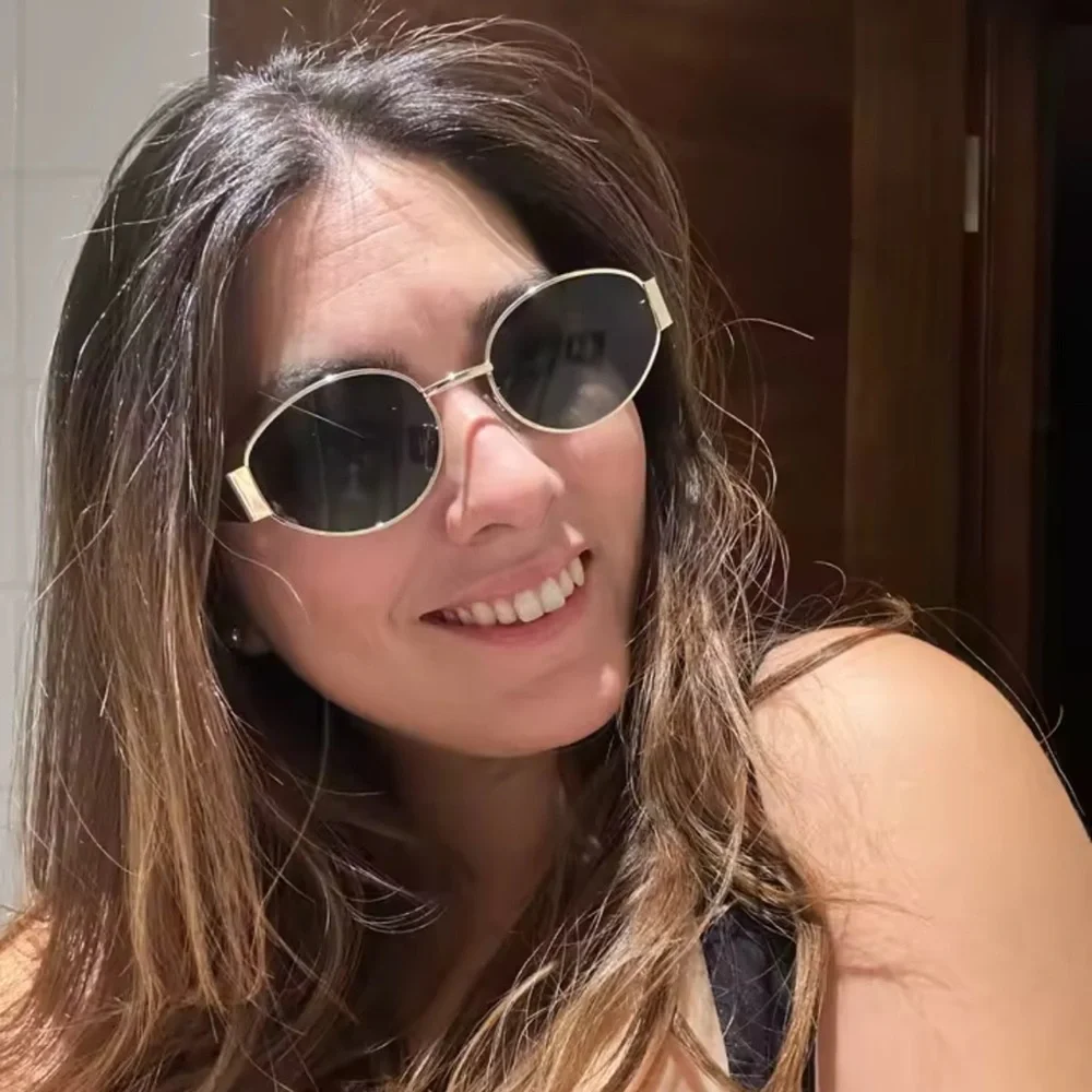 Retro Trendy Famous Black Gold Sunglasses - Picture 13 of 16